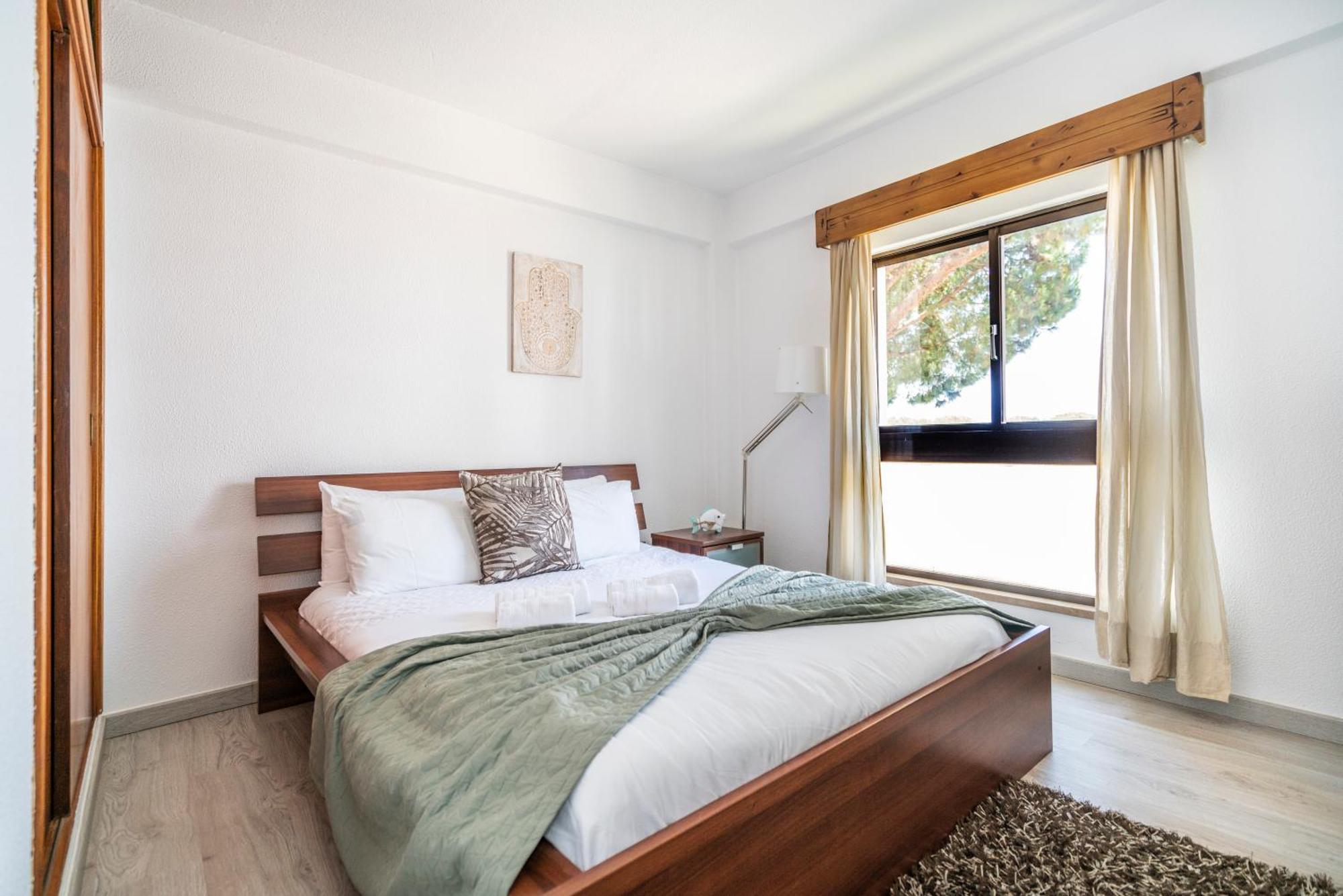 Lovely 1Bed Flat Short Walk To The Marina Vilamoura Quarteira Esterno foto