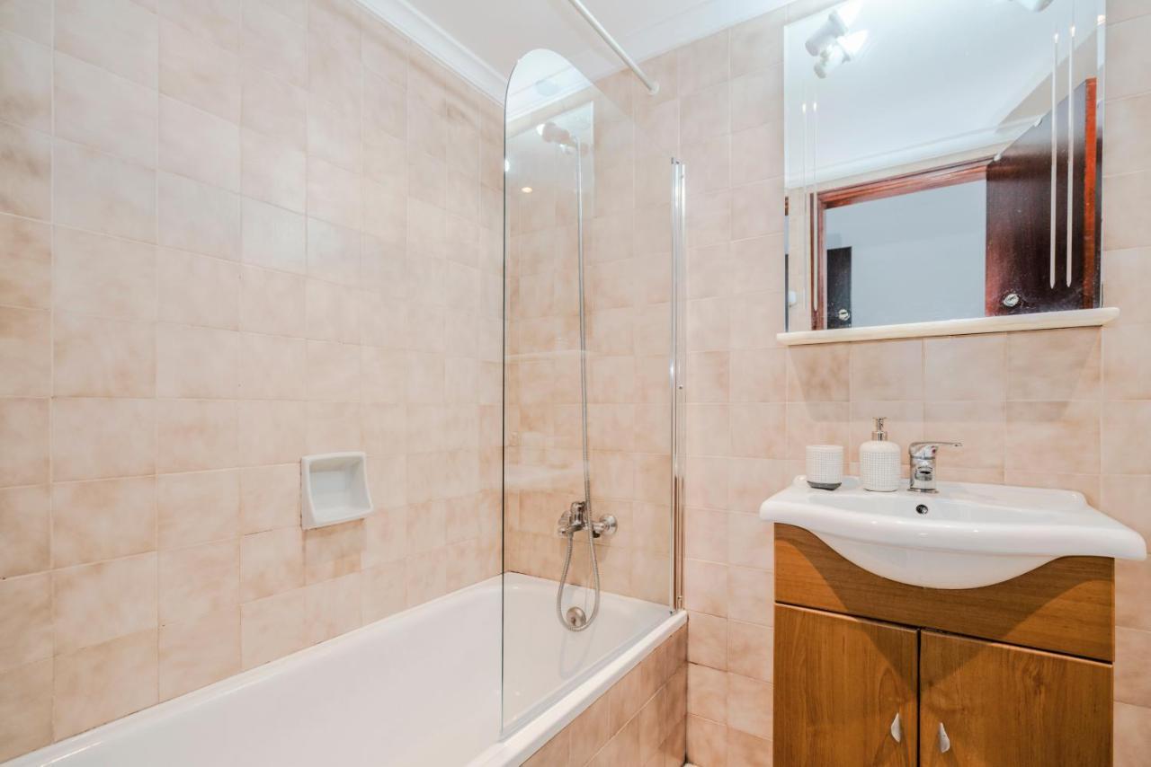 Lovely 1Bed Flat Short Walk To The Marina Vilamoura Quarteira Esterno foto