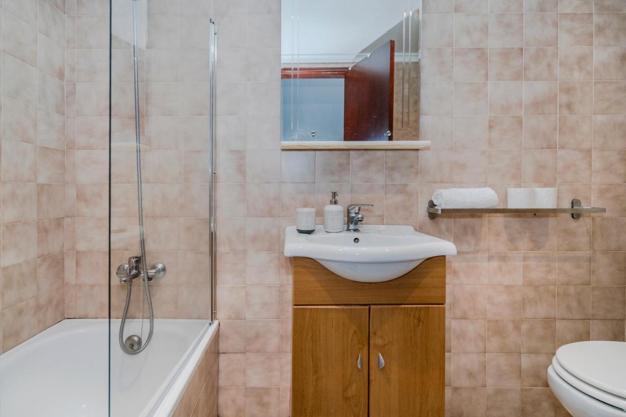 Lovely 1Bed Flat Short Walk To The Marina Vilamoura Quarteira Esterno foto