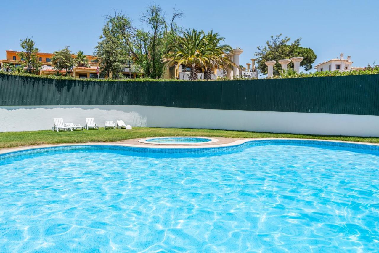 Lovely 1Bed Flat Short Walk To The Marina Vilamoura Quarteira Esterno foto